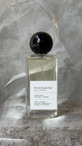 Bois Impérial perfume by Echo Notes Laboratory Perfumes, close-up detail