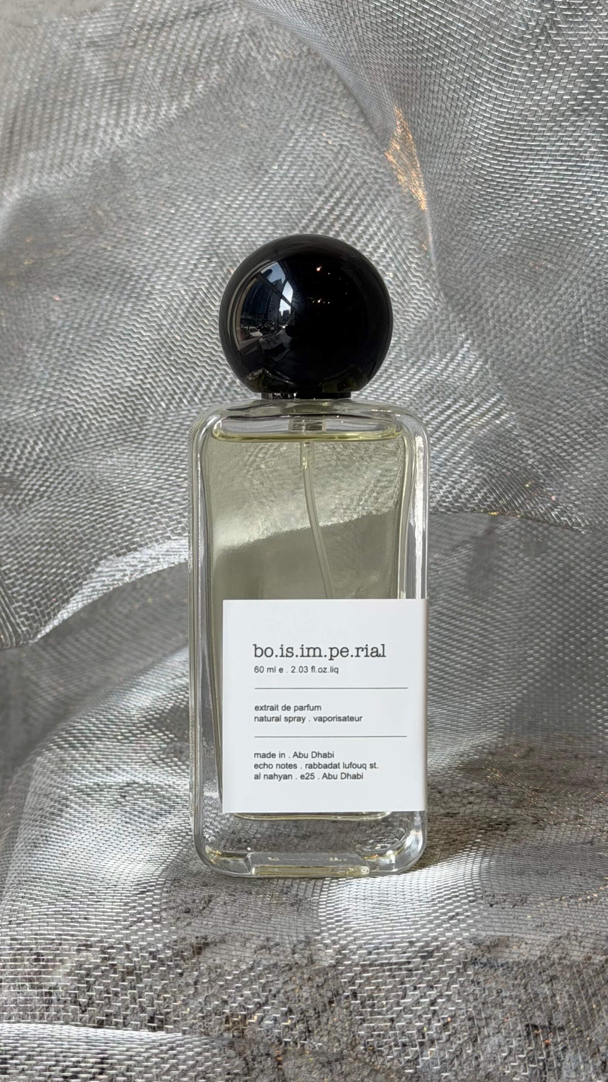 Bois Impérial perfume by Echo Notes Laboratory Perfumes, close-up detail